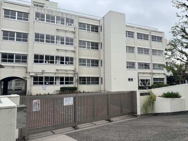 横浜市立南希望ヶ丘中学校 750m 写真撮影日：2025-04-26 