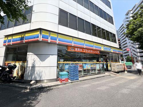 ミニストップ関内店まで７０ｍ