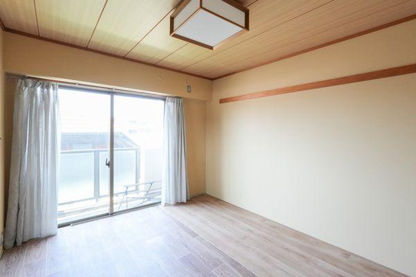 洋室約６帖(和室の床をフローリングに変更しています)※備品等は価格に含まれません