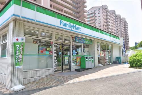 ファミリーマートシティ能見台店３００ｍ