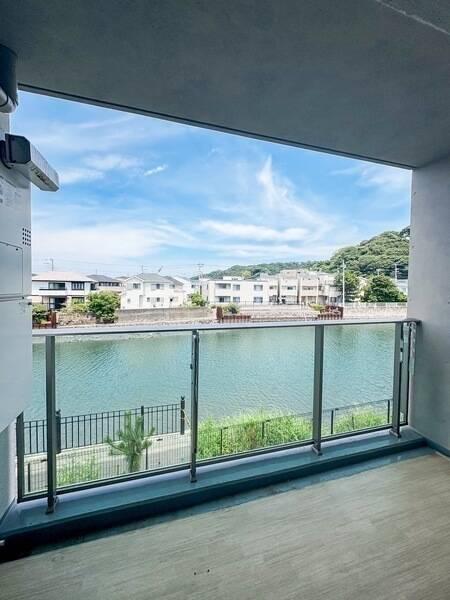 バルコニーには、屋外水栓、屋外用防水コンセントが設けられています。