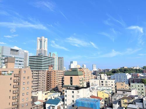南東側バルコニーからの眺望（左側）