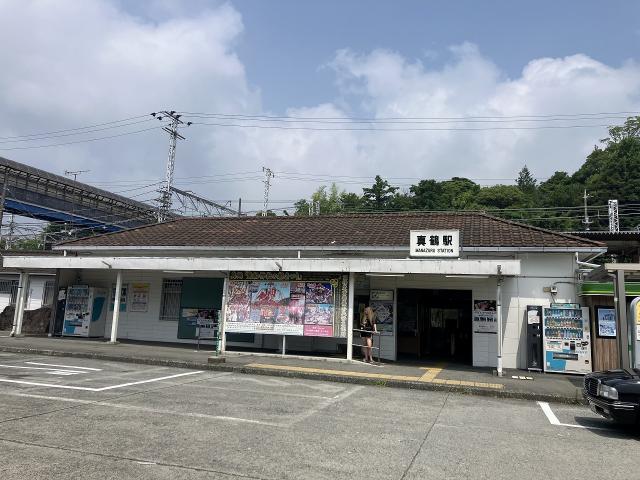 東海道本線真鶴駅 1200m 写真撮影日：2025-07-20