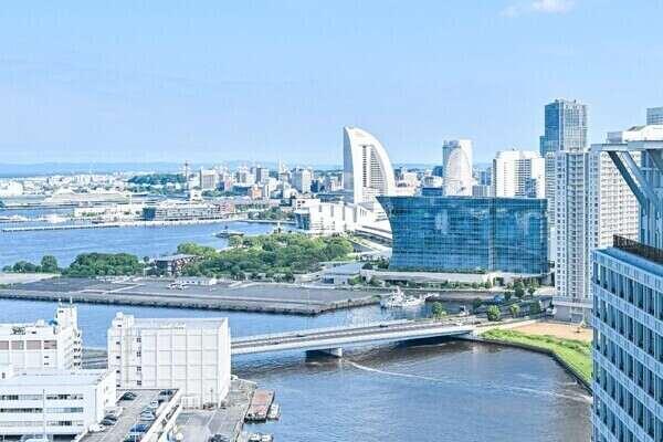 眺望良好な29階部分。正面はみなとみらいエリアのため、都会的な景色とオーシャンビューを楽しめます。