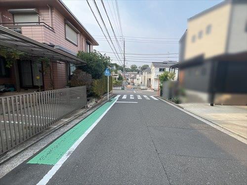 東側前面道路