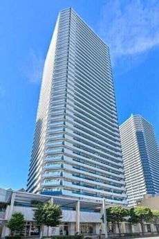 JR東海道本線「横浜」駅 徒歩10分。三菱地所他分譲、鹿島建設他施工の地上42階建タワーレジデンス。