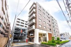 JR横須賀線・湘南新宿ライン宇須「保土ケ谷」駅まで徒歩11分。潤い豊かな川沿いのロケーションです。