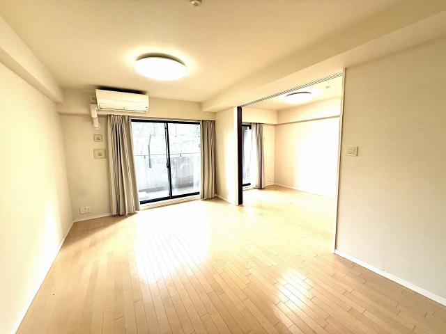 リビング  写真撮影日：2025-10-23