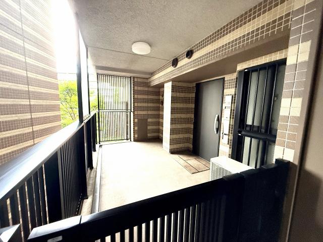 玄関  写真撮影日：2025-10-23