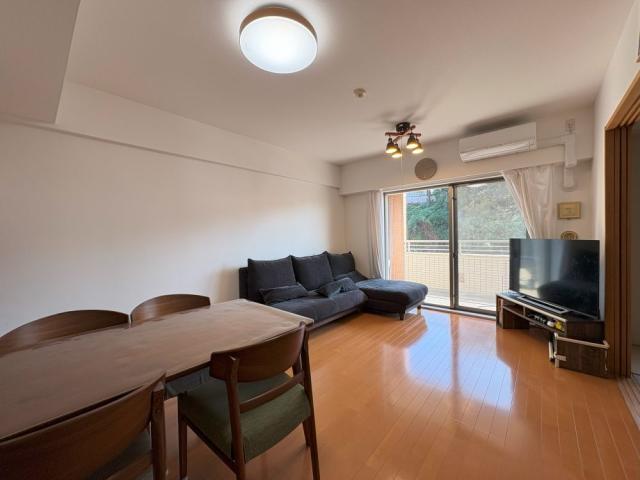 リビング  写真撮影日：2025-10-30