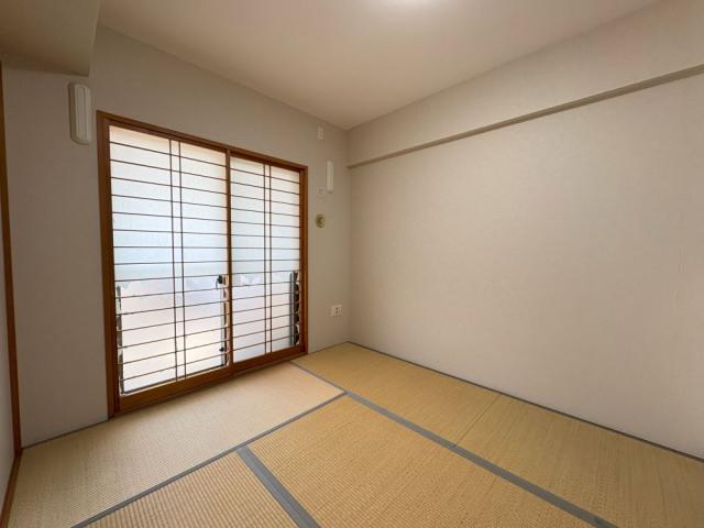 リビング以外の居室  写真撮影日：2025-10-30