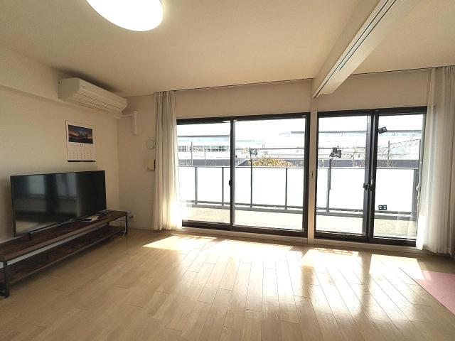 リビング  写真撮影日：2025-11-02