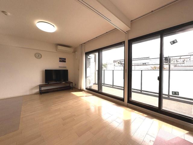 リビング  写真撮影日：2025-11-02