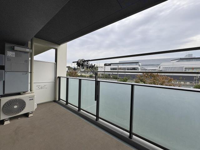 バルコニー  写真撮影日：2025-11-02