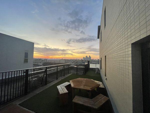 ルーフバルコニー※家具・備品等は価格に含まれません