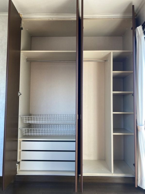 西側洋室収納 写真撮影日：11/14/25, 12:00 AM