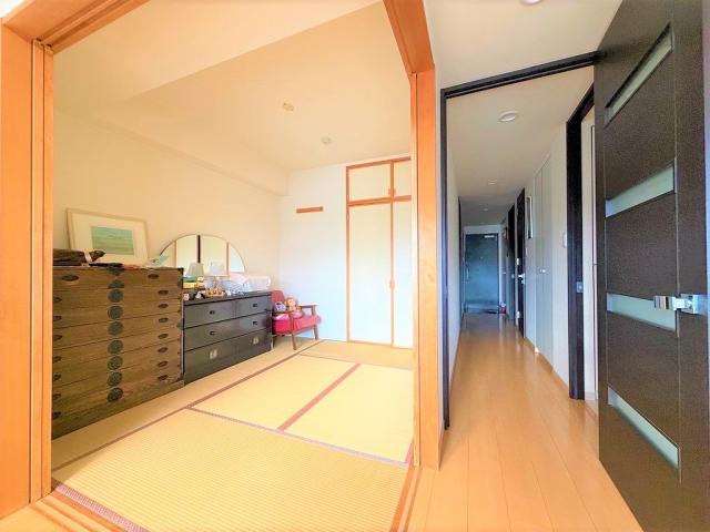 リビング以外の居室  写真撮影日：2025-11-01