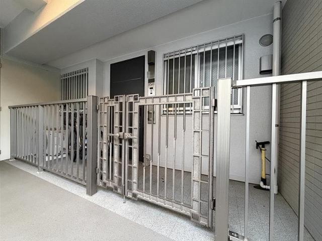 玄関  写真撮影日：2025-11-01