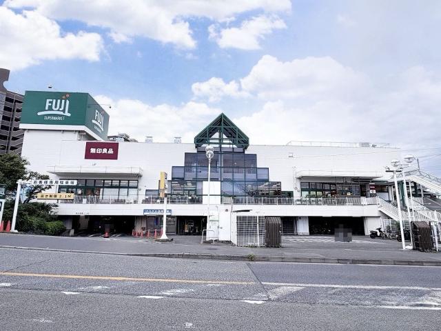 スーパーFuji善行店 550m 写真撮影日：2025-11-01
