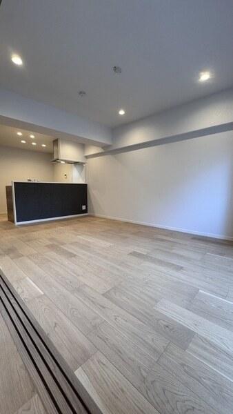 2025年10月水回り設備交換やクロス、フローリング貼替などのリフォーム実施。綺麗な室内です。