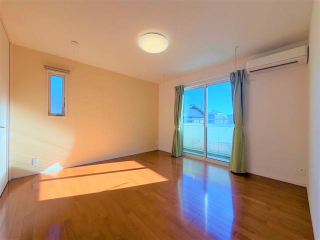 リビング以外の居室  写真撮影日：2025-12-20