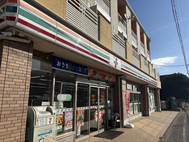 セブンイレブン横浜菅田町北店 720m 写真撮影日：2025-12-26