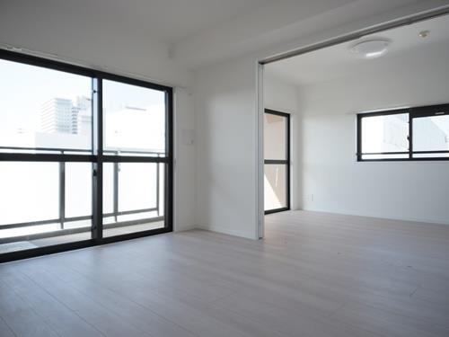 ＬＤＫ約１１．４帖／洋室　約５．９帖