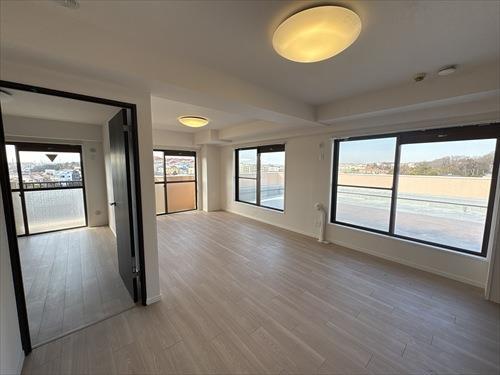 リビング（約１４．０帖）