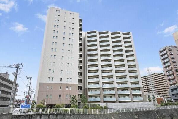 15階建て2階部分。3方角住戸のため、通風良好です。JR横浜線「町田」駅まで徒歩4分です。