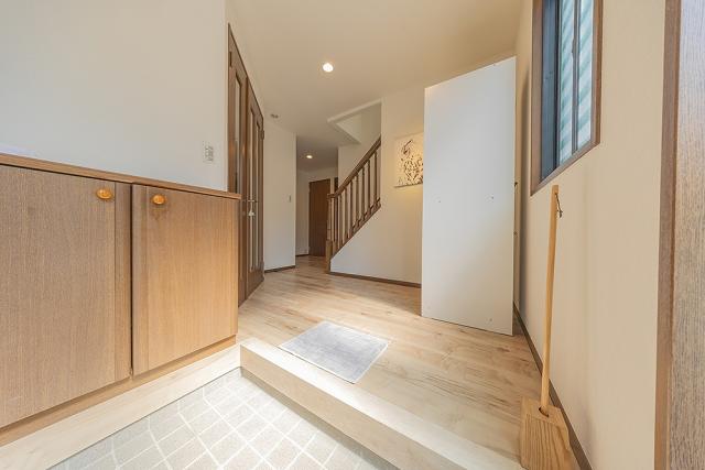 玄関  写真撮影日：2026-04-01