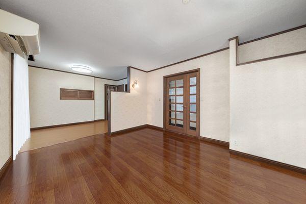 リビング　※空室リフォームCG。リフォーム工事費用は価格に含まれません。現況引渡し。