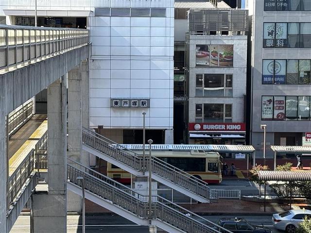 東戸塚駅 640m 写真撮影日：2026-02-15
