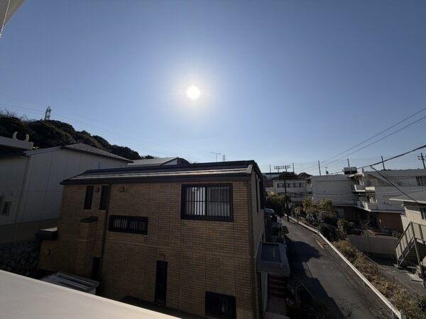 JR東海道本線「戸塚」駅徒歩25分または、徒歩2分のバス停からバス乗車12分でも利用できます。