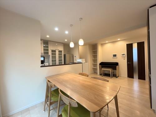 ＬＤＫ（約１８．５帖）