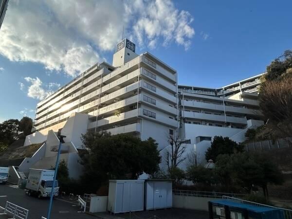 京急逗子線「六浦」駅まで徒歩4分の好立地。通勤や休日のお出かけにも便利なロケーションです。