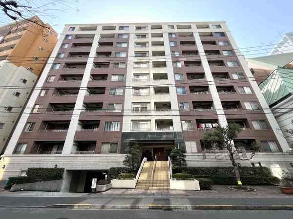 駐車場1台分付きのマンションです。