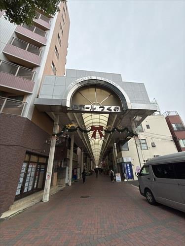 商店街：レアールつくの（徒歩１分）