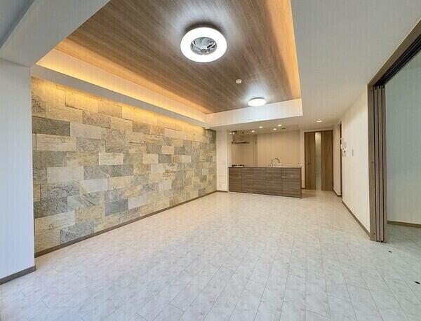 2026年2月にリフォームが実施された明るい住まい。LDには床暖房が備わっていて、快適に過ごせます。