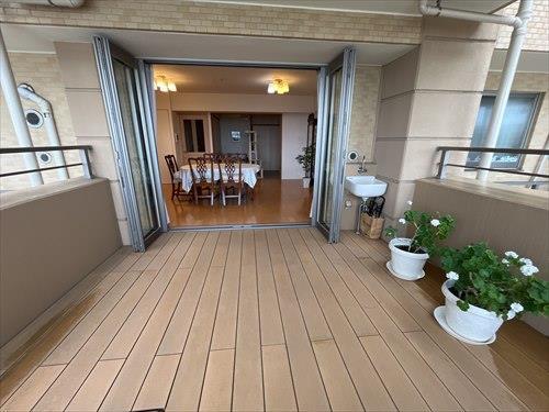 バルコニーからリビング