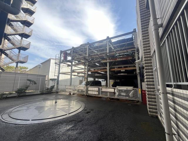 駐車場(共用設備)  写真撮影日：2026-04-10