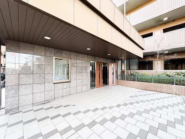 ダブルオートロックやモニタ付きインターホンなど防犯に配慮されています。ペット飼育可(細則有)。