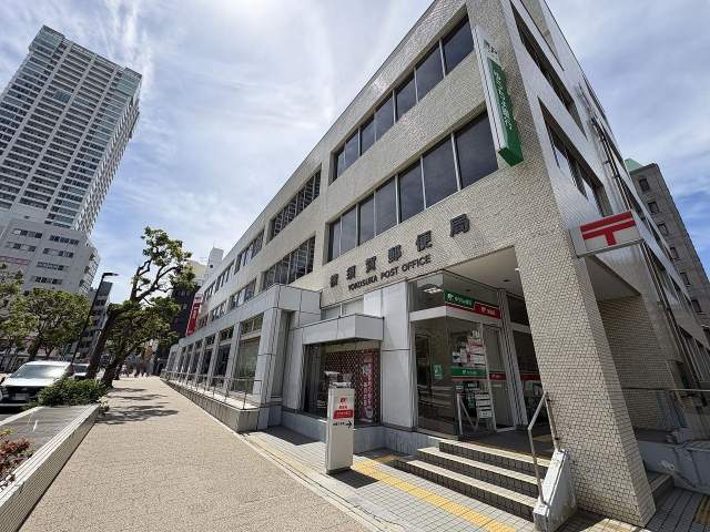 横須賀郵便局 100m 写真撮影日：2026-05-11