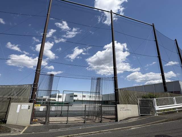 横浜市立あかね台中学校 450m 写真撮影日：2026-05-08