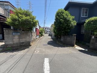 北側前面道路（Ｒ８年５月撮影）