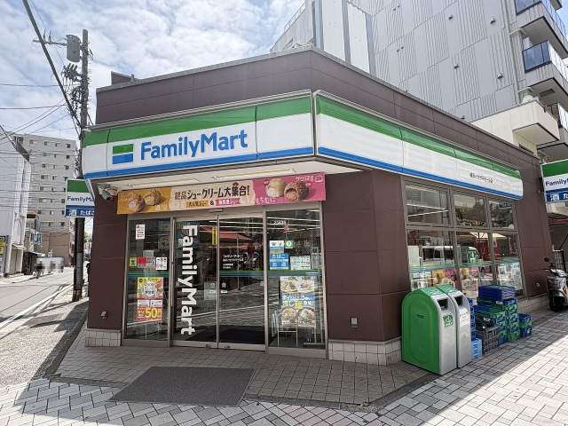 ファミリーマート 横浜イセザキモール店 190m 写真撮影日：2026-05-22