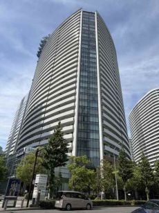 三井住友建設施工、地上31階建の免震構造タワーマンション。総戸数650戸のビッグコミュニティです。
