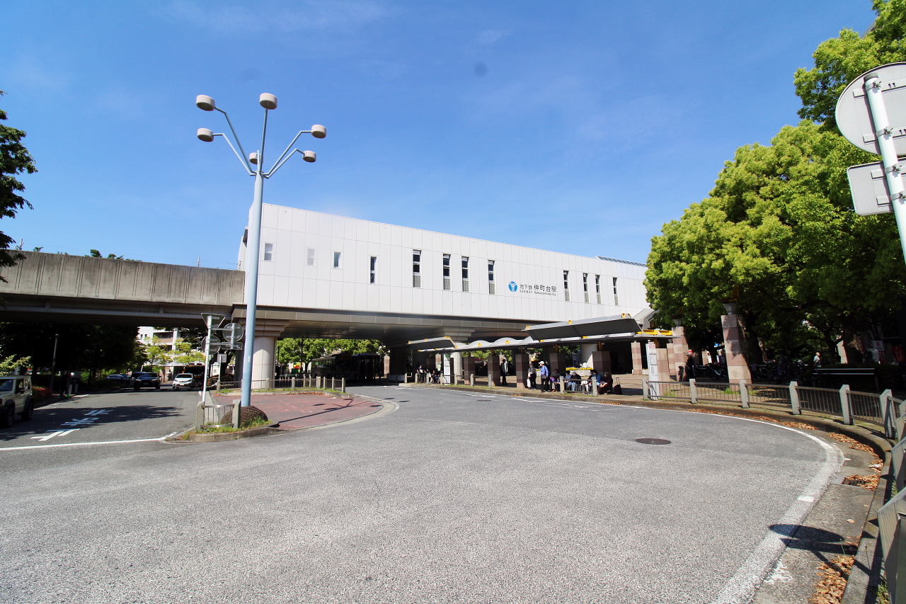 横浜市営地下鉄ブルーライン「仲町台」駅　徒歩13分