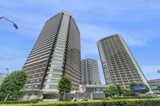 パークフロントタワーとオーシャンフロントタワーの2棟からなる、総戸数555戸のビッグコミュニティ。