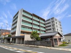 2011年11月築、RC造地上7階建。総戸数49戸の落ち着いたコミュニティが魅力のレジデンスです。