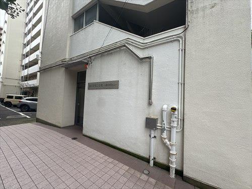 エントランス前